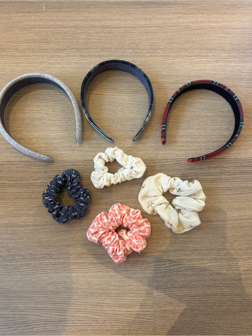 Brandy Melville Headbands & Scrunchie Set